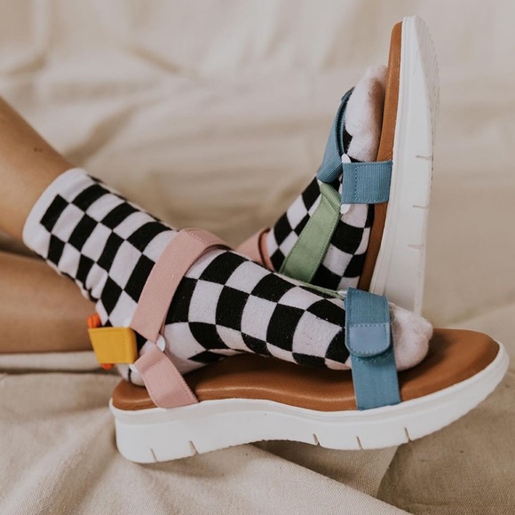 Roolee Shoes - SALE‼️ NEW ROOLEE Womens Quest Colorful Comfy Strapped Sandals